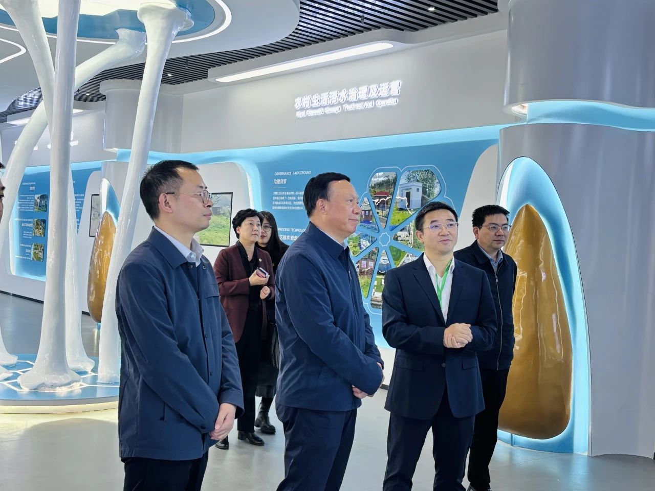 中國環(huán)境保護產業(yè)協(xié)會黨委書記、 會長郭承站等一行蒞臨我司指導交流